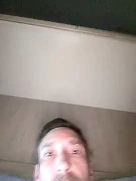 Snapshot of Simo92xx chatting on 10-26-25, 09:37 Simo92xx online show from 10-26-25, 09:37