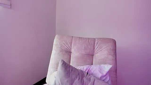 Arianna Jannes online show from 10-19-25, 05:26