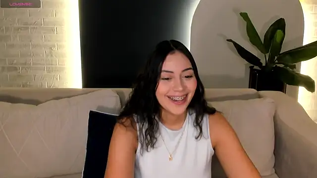 Snapshot of AmbarJames_ chatting on 06-28-26, 12:22 AmbarJames online show from 06-28-26, 12:22
