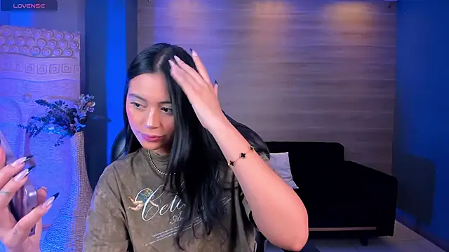 AmbarJames  online show from 10-29-25, 11:31