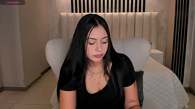 AmbarJames  online show from 04-04-26, 12:01