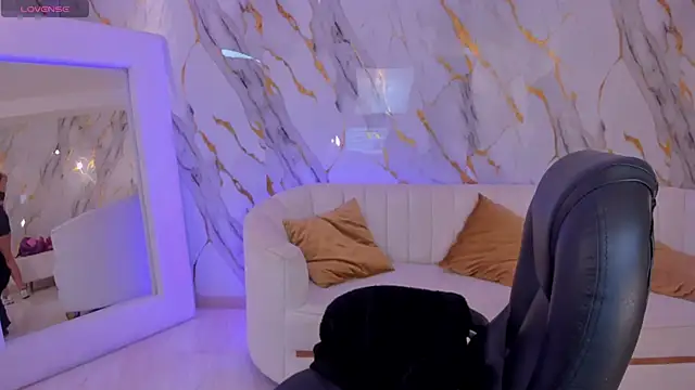 AmbarJames  online show from 11-30-25, 11:55