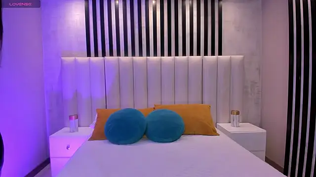 AmbarJames  online show from 02-12-26, 12:05