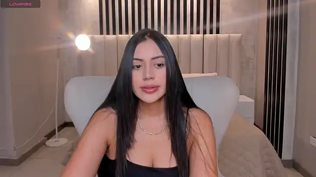 Snapshot of AmbarJames_ chatting on 04-22-26, 11:28 AmbarJames online show from 04-22-26, 11:28