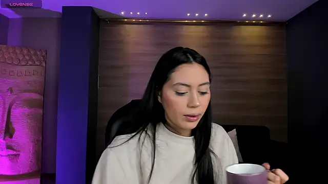 AmbarJames  online show from 10-27-25, 11:22