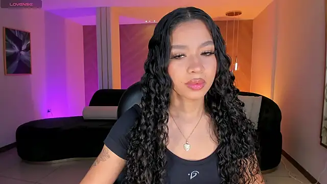 SophieHouston  online show from 12-04-25, 04:22