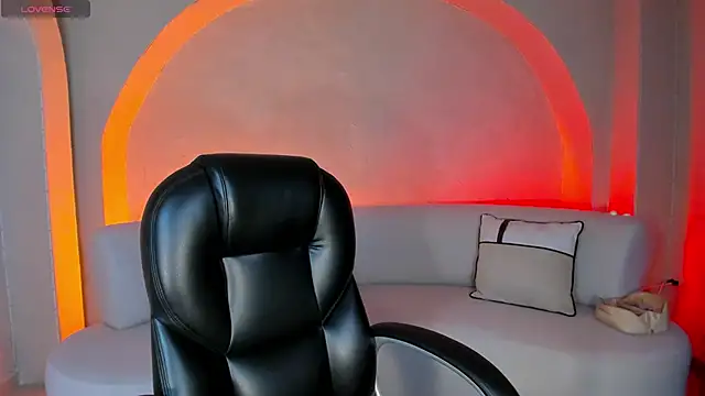 SophieHouston  online show from 10-25-25, 04:55