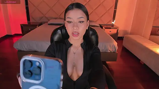 SophieHouston  online show from 03-08-26, 04:05