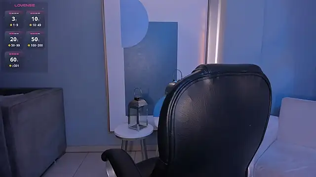 MilaLawrence online show from 11-18-25, 11:57