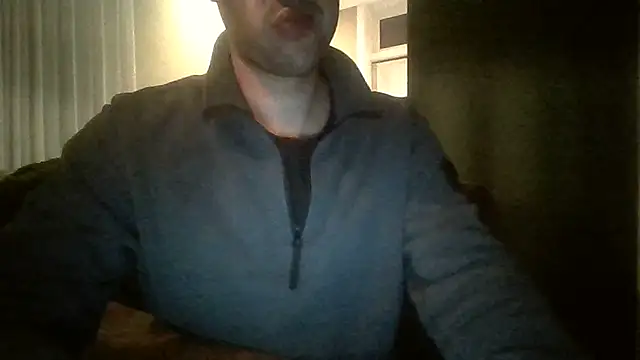 Snapshot of Tayatom8823 chatting on 10-25-25, 09:04 Tayatom8823 online show from 10-25-25, 09:04