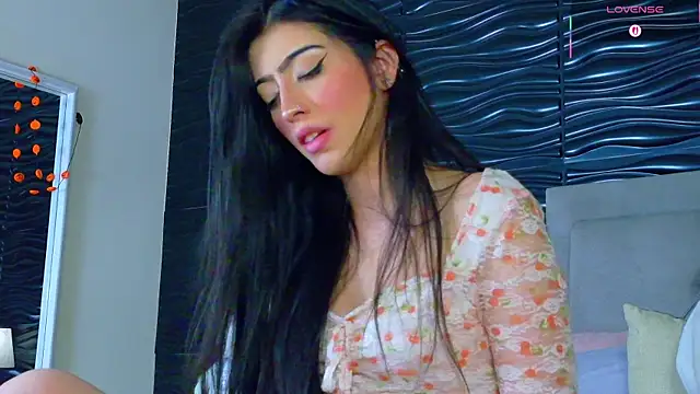 Ambar Bull online show from 12-17-25, 01:05