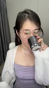 Qianqian-888 online show from 12-18-25, 01:00