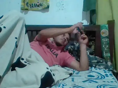 santiii   12 online show from 01-12-26, 07:48