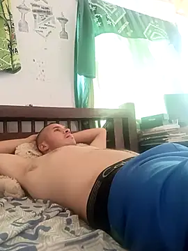 santiii   12 online show from 11-28-25, 05:57