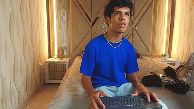 Hotcouple 222 online show from 03-21-26, 07:31