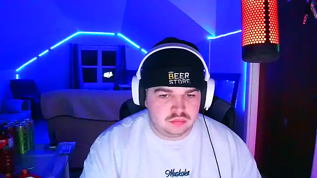 Snapshot of Bigboyballen chatting on 03-04-26, 03:03 Bigboyballen online show from 03-04-26, 03:03