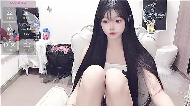 Snapshot of -EEBABY chatting on 05-17-26, 07:47 -EEBABY online show from 05-17-26, 07:47