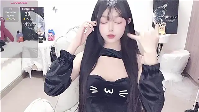 Snapshot of -EEBABY chatting on 05-11-26, 05:43 -EEBABY online show from 05-11-26, 05:43