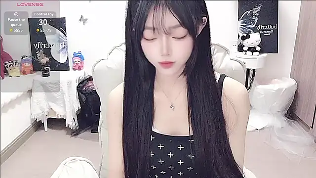 Snapshot of -EEBABY chatting on 06-17-26, 04:39 -EEBABY online show from 06-17-26, 04:39