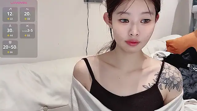 Snapshot of A-Sweet-168-M chatting on 10-15-25, 01:04 A-Sweet-168-M online show from 10-15-25, 01:04