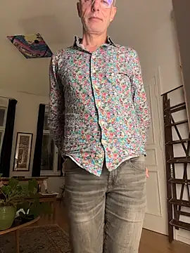 Snapshot of SexyLeon8 chatting on 11-14-25, 10:35 SexyLeon8 online show from 11-14-25, 10:35