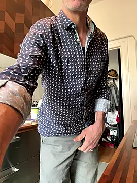 Snapshot of SexyLeon8 chatting on 11-04-25, 08:40 SexyLeon8 online show from 11-04-25, 08:40