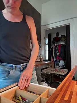 Snapshot of SexyLeon8 chatting on 09-10-25, 05:50 SexyLeon8 online show from 09-10-25, 05:50