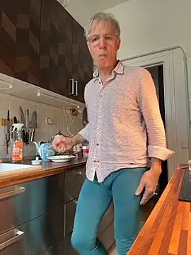 Snapshot of SexyLeon8 chatting on 01-06-26, 10:52 SexyLeon8 online show from 01-06-26, 10:52