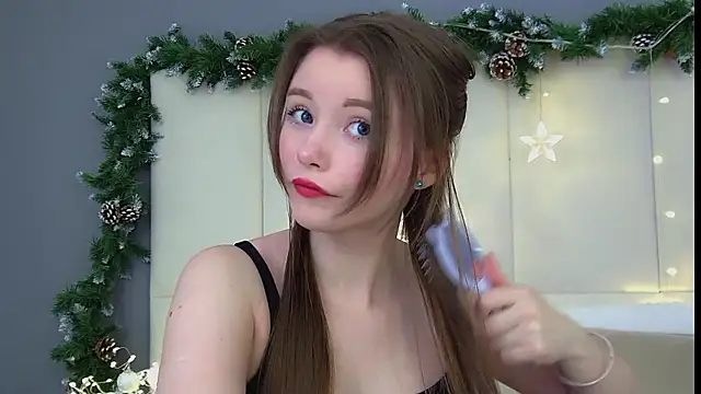 KeiraAsti online show from 12-14-25, 08:42