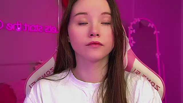 KeiraAsti online show from 02-10-26, 06:40