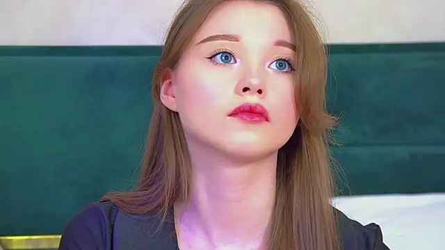 Snapshot of KeiraAsti chatting on 05-26-26, 06:28 KeiraAsti online show from 05-26-26, 06:28