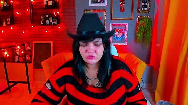 MaryHarrys online show from 10-31-25, 02:52