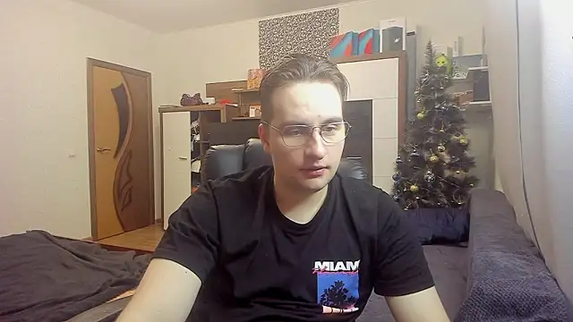 Snapshot of romiosabrino chatting on 02-19-26, 04:37 romiosabrino online show from 02-19-26, 04:37