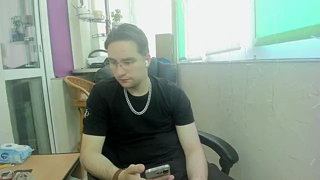Snapshot of romiosabrino chatting on 05-26-26, 01:09 romiosabrino online show from 05-26-26, 01:09