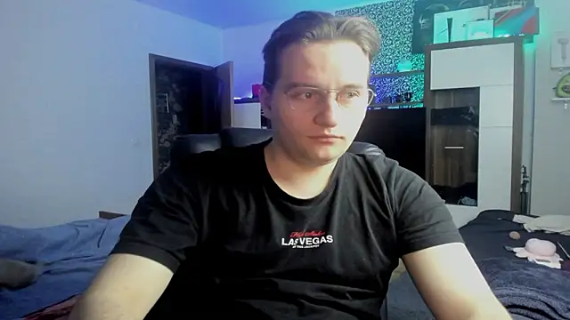 Snapshot of romiosabrino chatting on 03-14-26, 11:33 romiosabrino online show from 03-14-26, 11:33