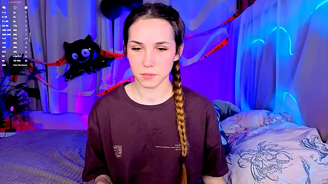 -CindyLou online show from 10-31-25, 08:38