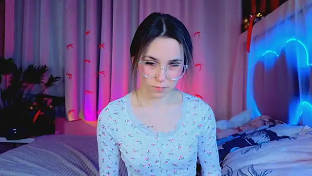 -CindyLou online show from 01-07-26, 05:34