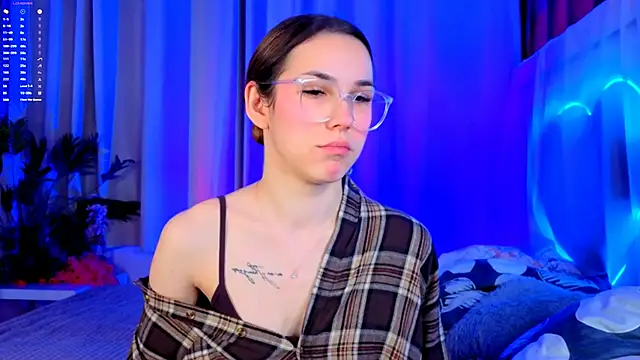 -CindyLou online show from 12-21-25, 05:20