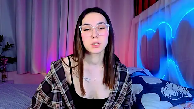 -CindyLou online show from 02-03-26, 06:22