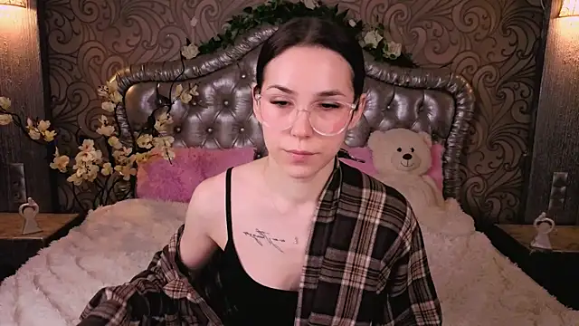 -CindyLou online show from 02-17-26, 05:27