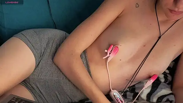 Pisypussy online show from 10-15-25, 07:49