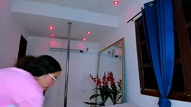 Akira Hime online show from 09-30-25, 02:28