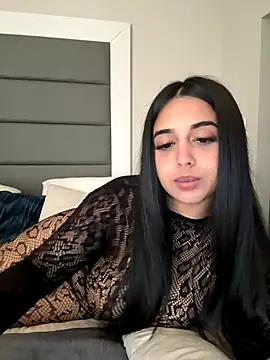 LilMisIndianx online show from 12-15-25, 12:00