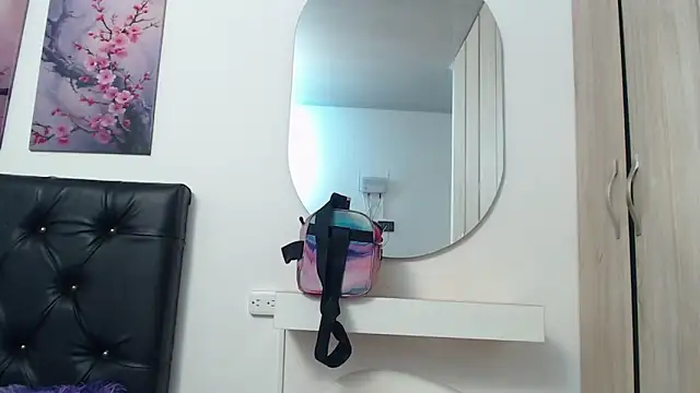 pinky f00x online show from 11-18-25, 08:01