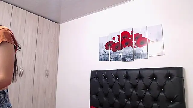 pinky f00x online show from 11-08-25, 07:39