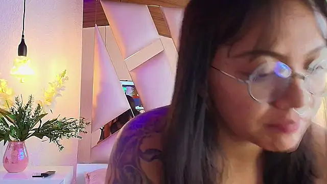 Victoria Thompson1 online show from 09-19-25, 05:28