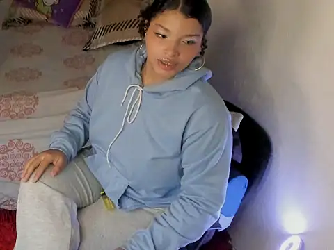 chloe kisses online show from 03-23-26, 11:32