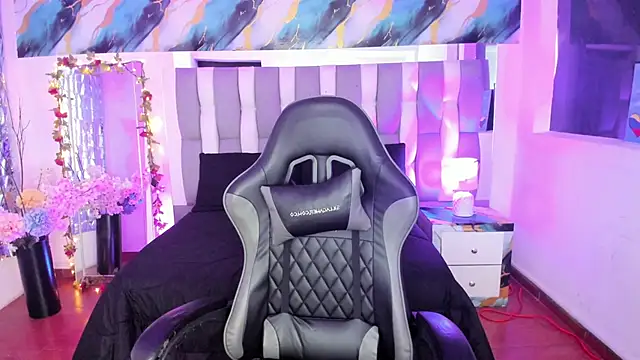 Snapshot of Adaara_Rey chatting on 12-19-25, 04:31 Adaara Rey online show from 12-19-25, 04:31