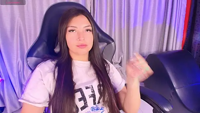 Snapshot of Adaara_Rey chatting on 10-15-25, 08:50 Adaara Rey online show from 10-15-25, 08:50