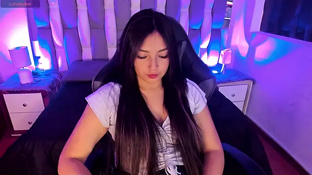 Snapshot of Adaara_Rey chatting on 10-21-25, 08:19 Adaara Rey online show from 10-21-25, 08:19